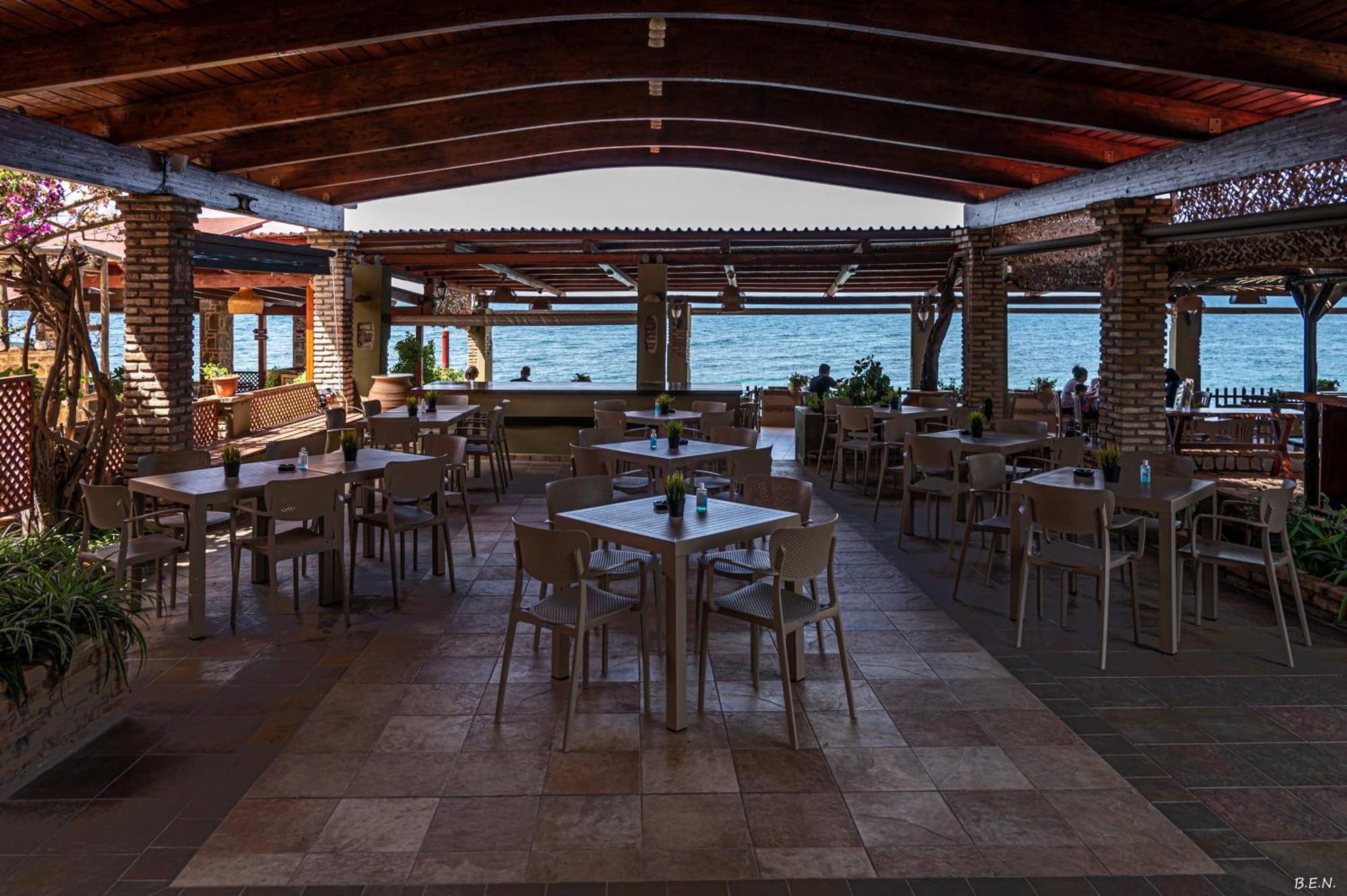 Castella Beach Alissós Exterior foto