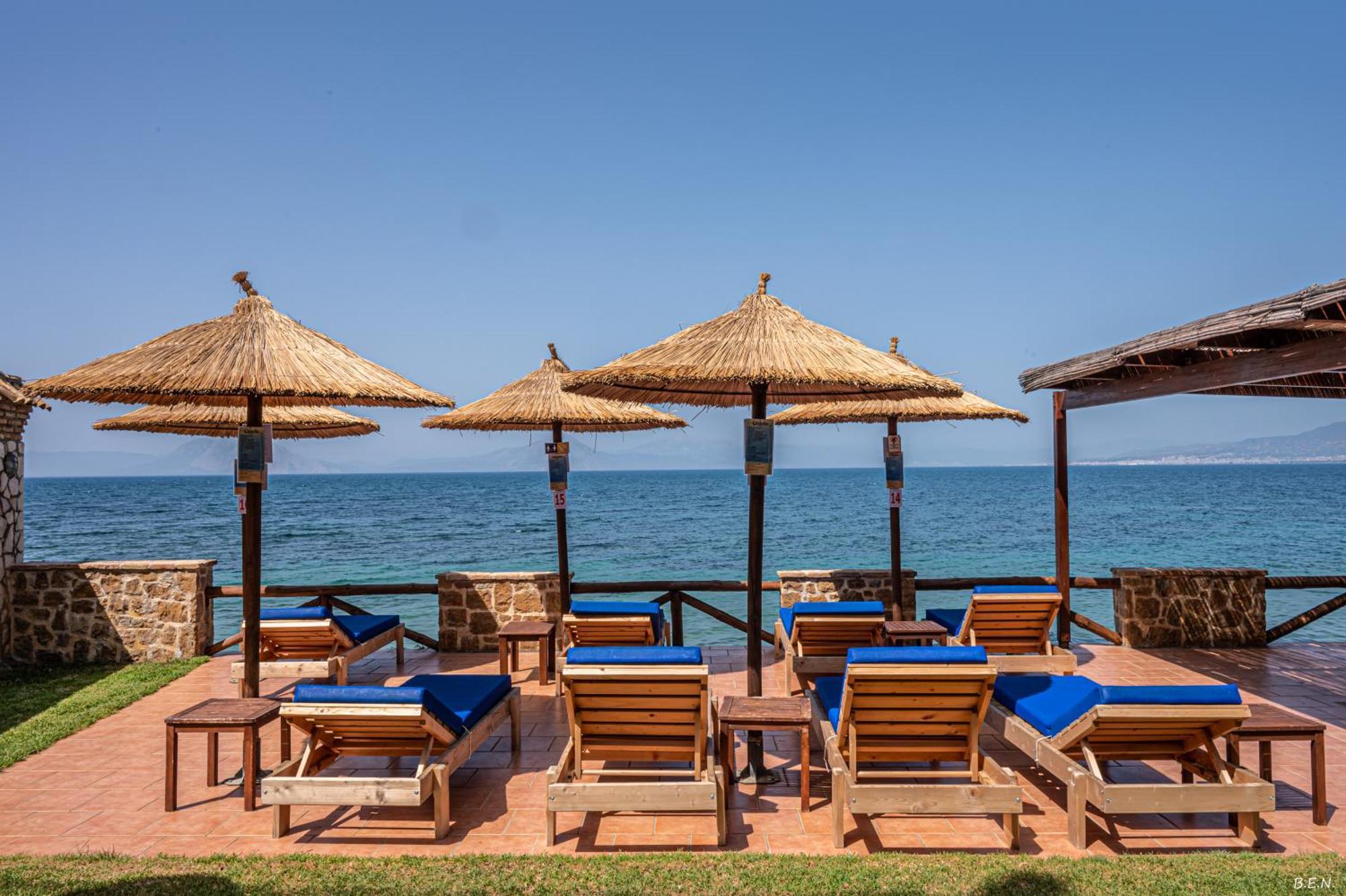 Castella Beach Alissós Exterior foto